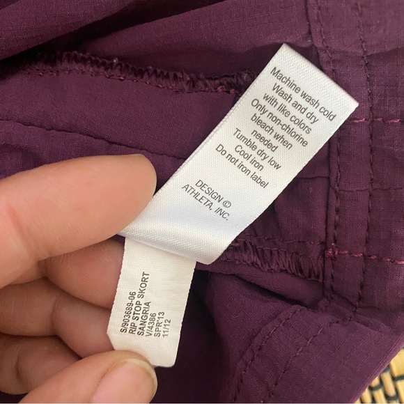 Athleta Rip Stop Skort Sangria Size 4 Hiking Travel Sporty Stretch Breathable - Picture 11 of 13